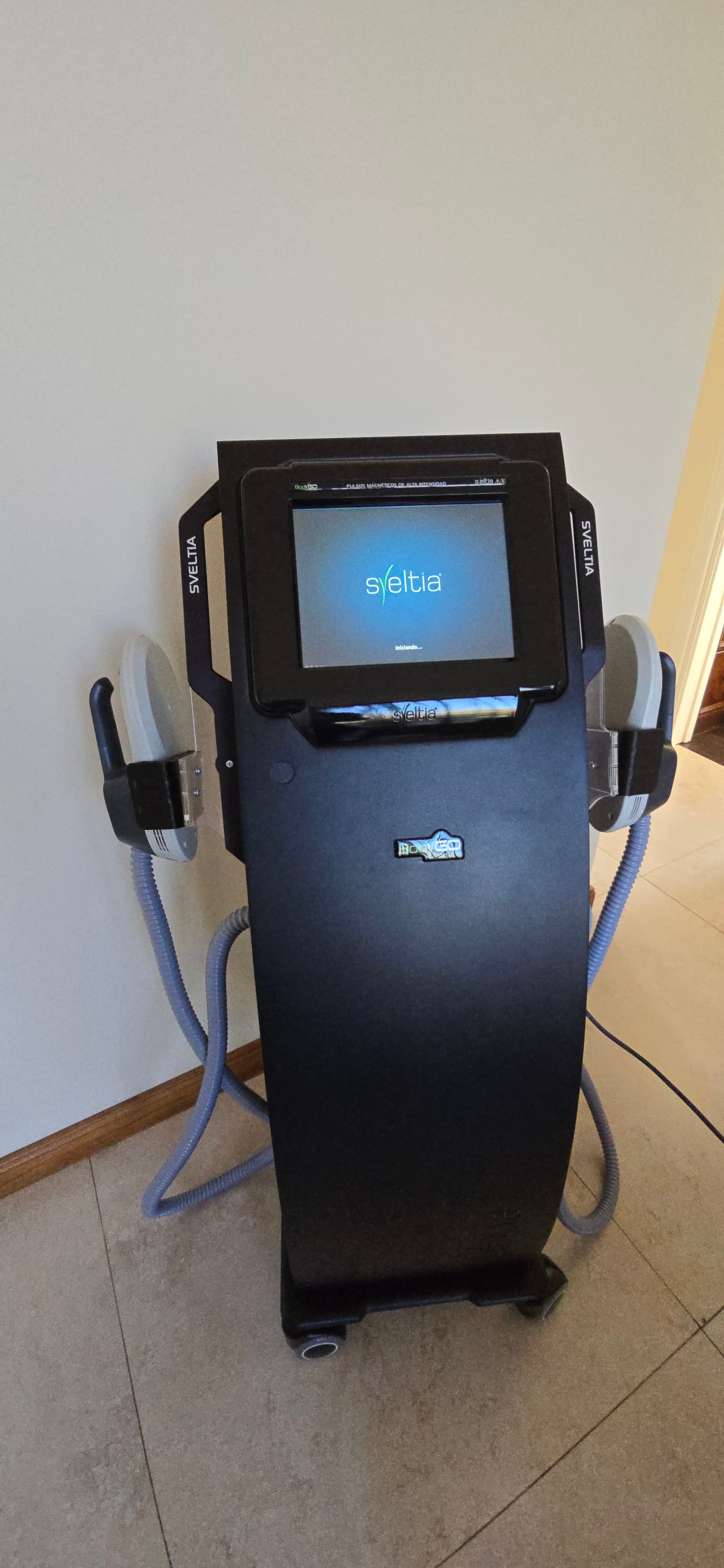 Equipo de pulsos magneticos de alta intensidad BODY GO de Sveltia.